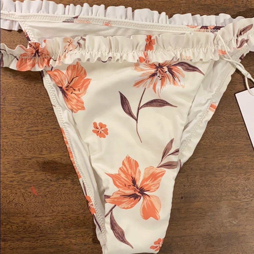 Lora Beige Ruched Bikini set - Picture 5 of 8